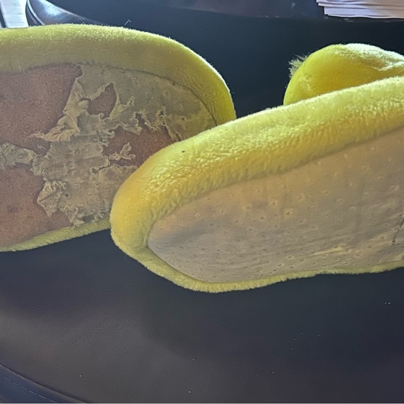 Tweety Bird Kids Slippers - Yellow - Picture 3 of 3